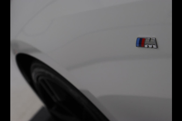 BMW 3-serie 320i M Sport | Head-Up | Stoelverwarming | Leder/Alcantara | Carplay | Live Cockpit | Keyless | Sportstoelen | Climate control