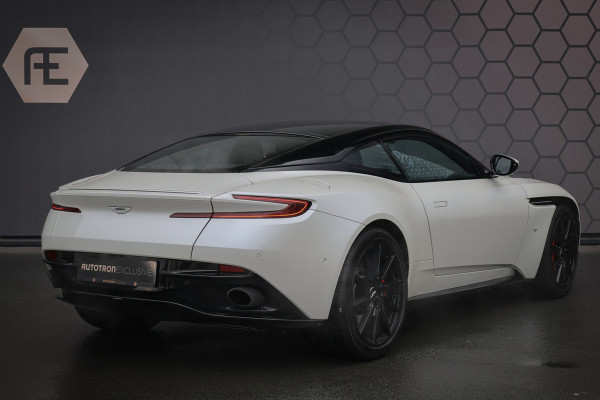 Aston Martin DB11 5.2 V12 | B&O 3D AUDIO | SUÉDE HEMELBEKLEDING | STOELKOELING/VERWARMING | MORNING FROST PEARL METALLIC AML SPECIAL PAINT