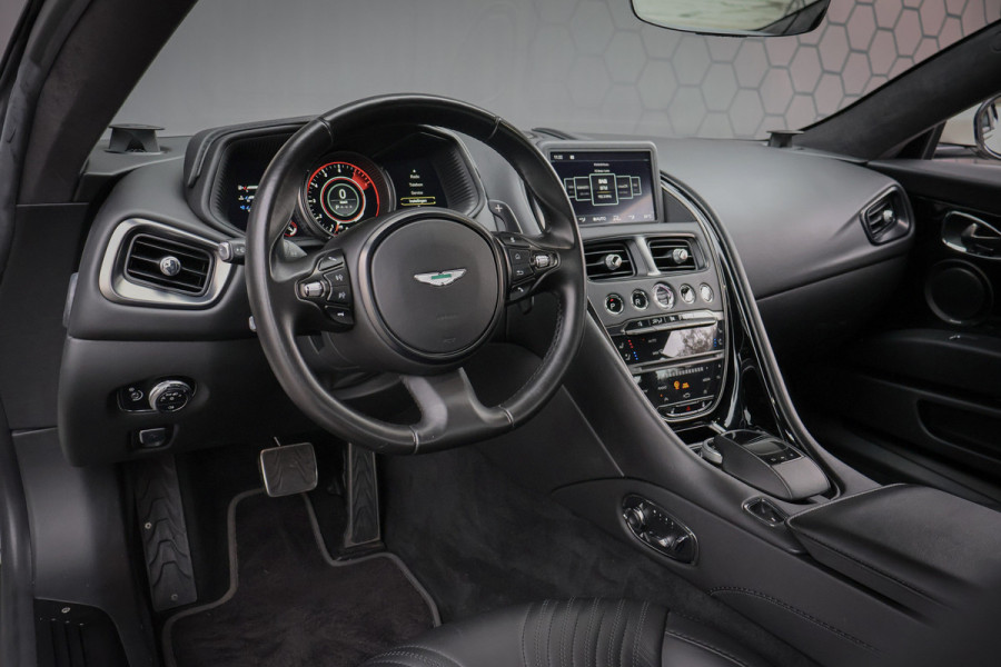 Aston Martin DB11 5.2 V12 | B&O 3D AUDIO | SUÉDE HEMELBEKLEDING | STOELKOELING/VERWARMING | MORNING FROST PEARL METALLIC AML SPECIAL PAINT