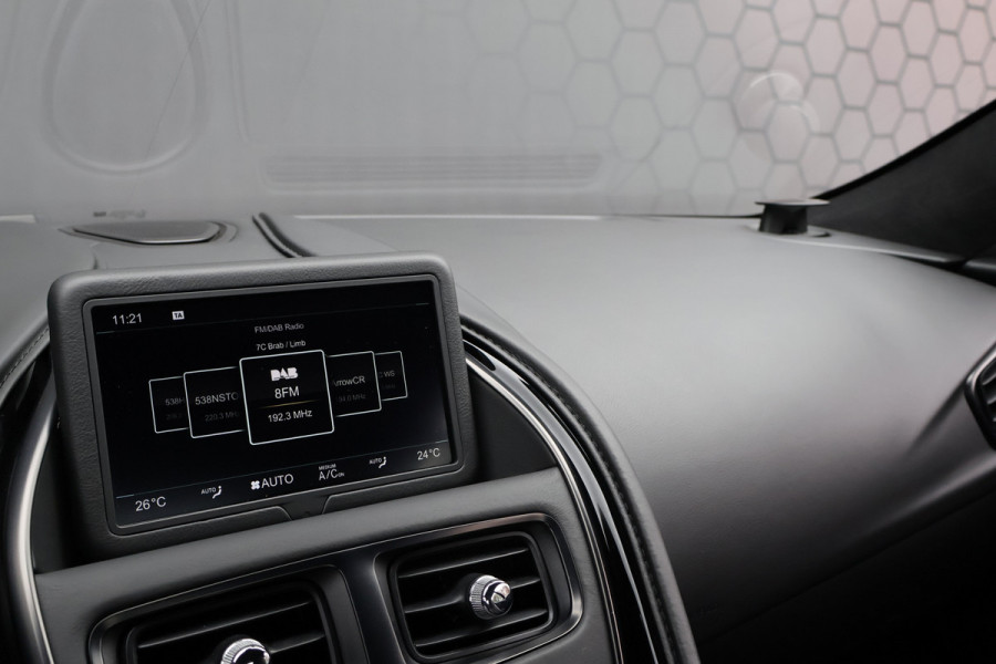 Aston Martin DB11 5.2 V12 | B&O 3D AUDIO | SUÉDE HEMELBEKLEDING | STOELKOELING/VERWARMING | MORNING FROST PEARL METALLIC AML SPECIAL PAINT