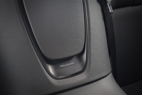 Aston Martin DB11 5.2 V12 | B&O 3D AUDIO | SUÉDE HEMELBEKLEDING | STOELKOELING/VERWARMING | MORNING FROST PEARL METALLIC AML SPECIAL PAINT