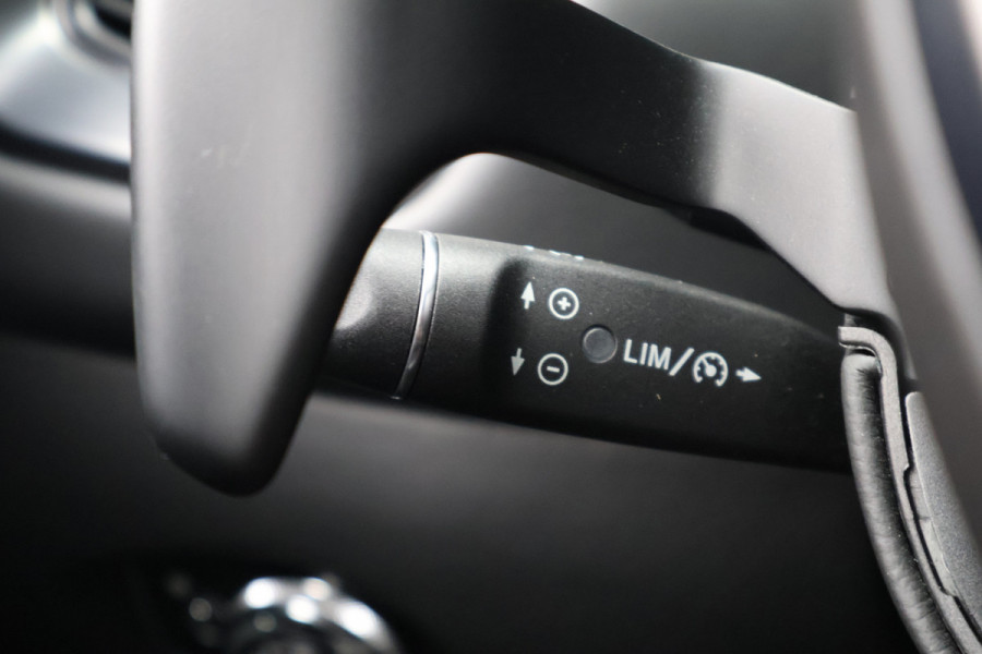 Aston Martin DB11 5.2 V12 | B&O 3D AUDIO | SUÉDE HEMELBEKLEDING | STOELKOELING/VERWARMING | MORNING FROST PEARL METALLIC AML SPECIAL PAINT