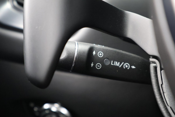 Aston Martin DB11 5.2 V12 | B&O 3D AUDIO | SUÉDE HEMELBEKLEDING | STOELKOELING/VERWARMING | MORNING FROST PEARL METALLIC AML SPECIAL PAINT