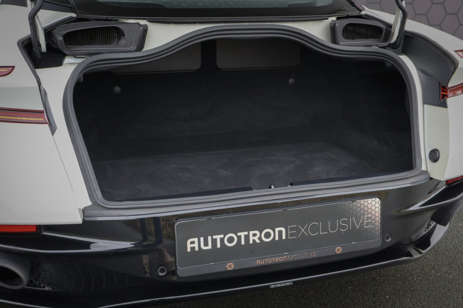 Aston Martin DB11 5.2 V12 | B&O 3D AUDIO | SUÉDE HEMELBEKLEDING | STOELKOELING/VERWARMING | MORNING FROST PEARL METALLIC AML SPECIAL PAINT