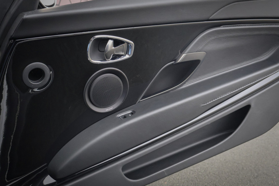 Aston Martin DB11 5.2 V12 | B&O 3D AUDIO | SUÉDE HEMELBEKLEDING | STOELKOELING/VERWARMING | MORNING FROST PEARL METALLIC AML SPECIAL PAINT