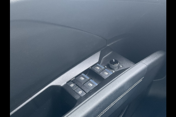 Audi Q4 e-tron 50 quattro Launch edition S Competition 77 kWh 1Eig Warmtepomp Sonos Camera Leer NL-Auto Uitstraling!
