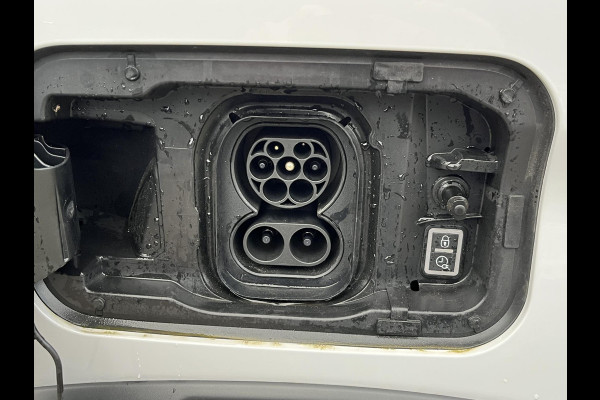 Peugeot e-Rifter 136 GT L1 VAN: 33.900,- VOOR: 30.877,- UW EINDEJAARSVOORDEEL: 3.023,- | RIJKLAARPRIJS | UNIEK LAGE KMSTAND | TOPSTAAT!