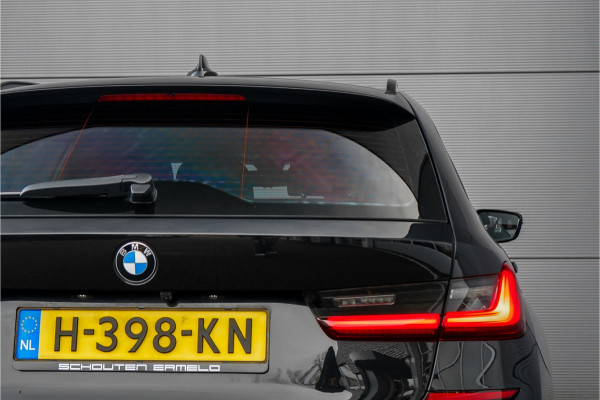 BMW 3 Serie Touring 320i M-Sport Shadow CarPlay Camera 19"