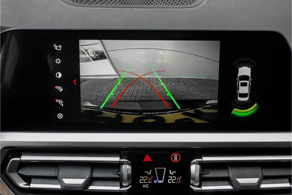 BMW 3 Serie Touring 320i M-Sport Shadow CarPlay Camera 19"