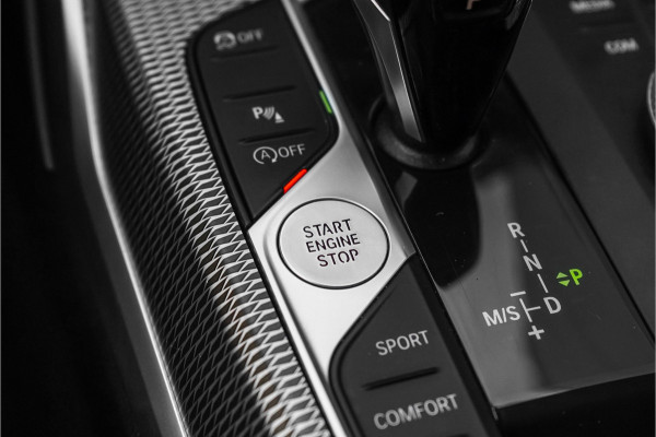 BMW 3 Serie Touring 320i M-Sport Shadow CarPlay Camera 19"