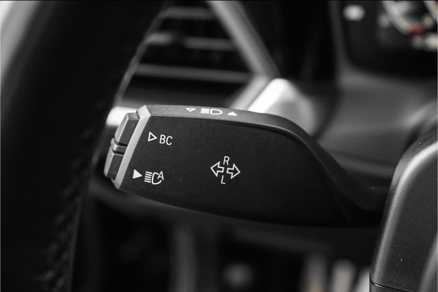 BMW 3 Serie Touring 320i M-Sport Shadow CarPlay Camera 19"