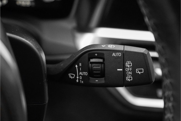 BMW 3 Serie Touring 320i M-Sport Shadow CarPlay Camera 19"