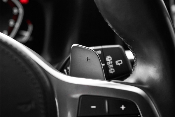 BMW 3 Serie Touring 320i M-Sport Shadow CarPlay Camera 19"