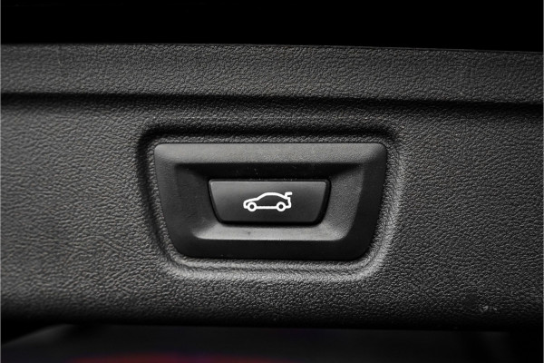 BMW 3 Serie Touring 320i M-Sport Shadow CarPlay Camera 19"