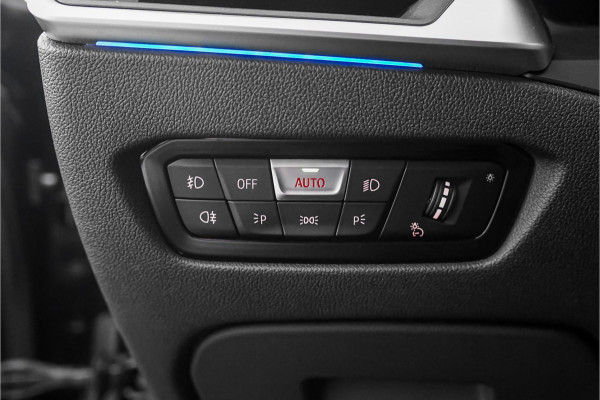 BMW 3 Serie Touring 320i M-Sport Shadow CarPlay Camera 19"