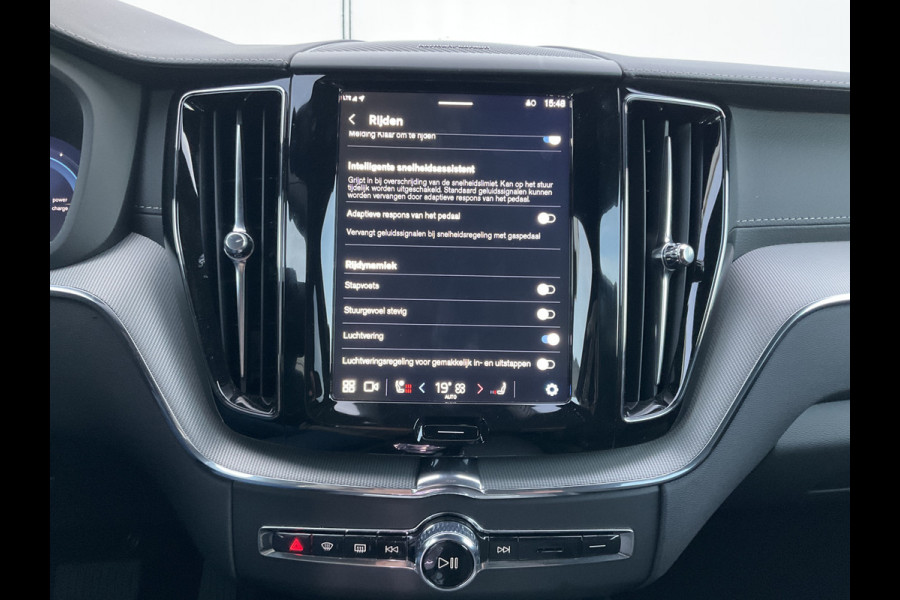 Volvo XC60 2.0 T8 456PK Plug-in hybrid AWD Ultra Black Edition Orig.NL Pano HUD Memory Carplay Trekhaak Harman/Kardon