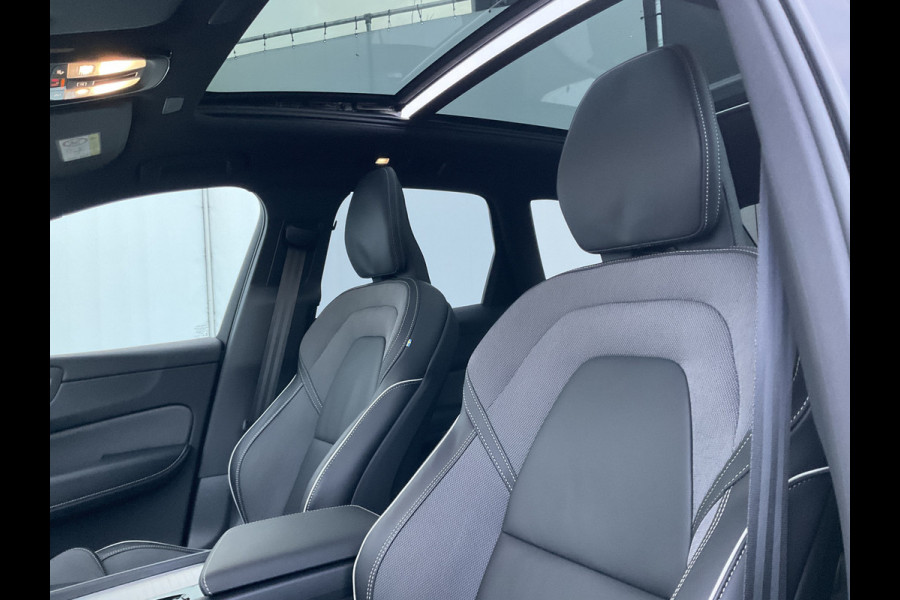 Volvo XC60 2.0 T8 456PK Plug-in hybrid AWD Ultra Black Edition Orig.NL Pano HUD Memory Carplay Trekhaak Harman/Kardon