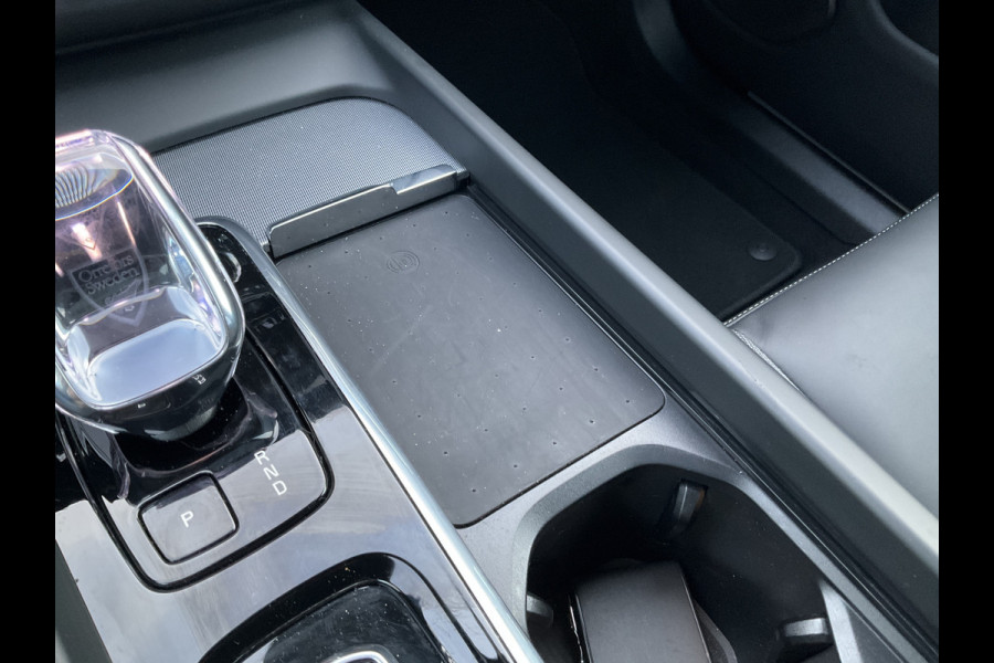 Volvo XC60 2.0 T8 456PK Plug-in hybrid AWD Ultra Black Edition Orig.NL Pano HUD Memory Carplay Trekhaak Harman/Kardon