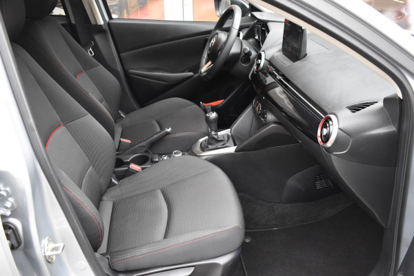 Mazda 2 1.5 Skyactiv-G Sportive / Carplay / Cruise / Camera / Stoelverwarming