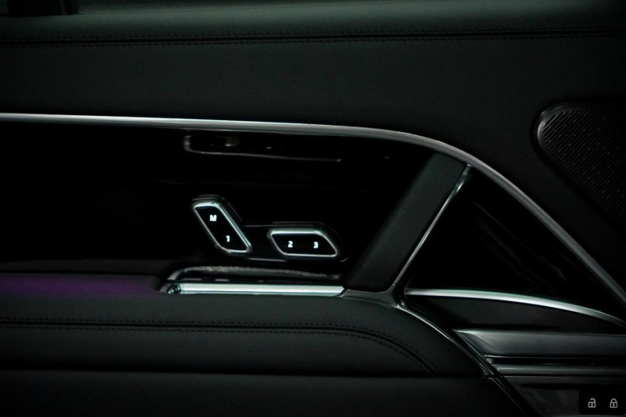 Land Rover Range Rover 3.0 P550e Autobiography PHEV / Massage / Towing Pack