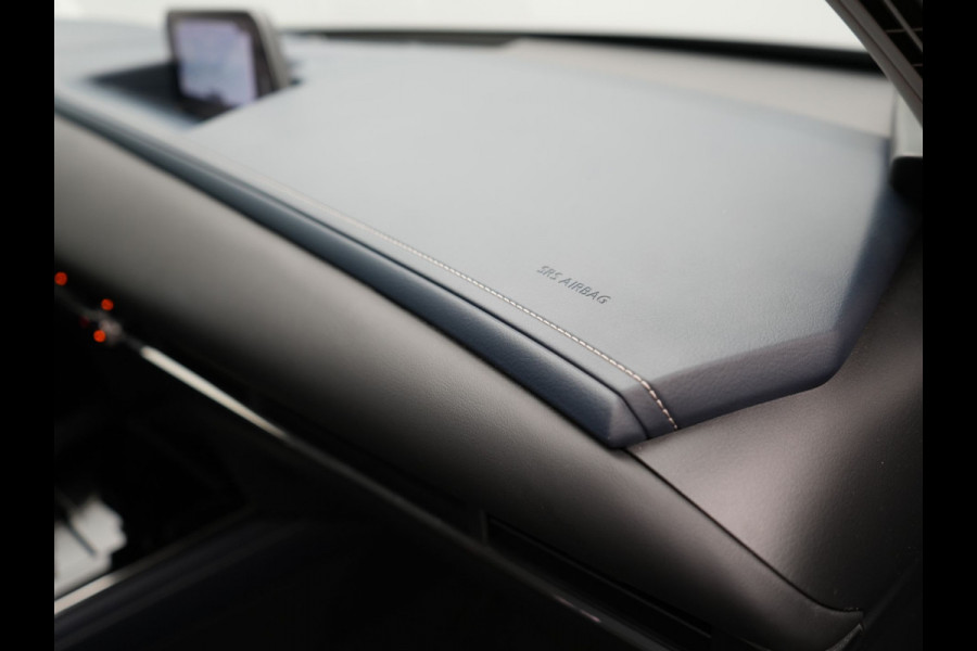Mazda CX-30 2.0 e-SkyActiv-G M Hybrid Comfort Automaat | Adaptive Cruise | Trekhaak | Head Up | 360 Camera | BOSE Sound | Stuur & Stoelverwarming |  Apple Carplay | 18"L.M | LED Koplampen |