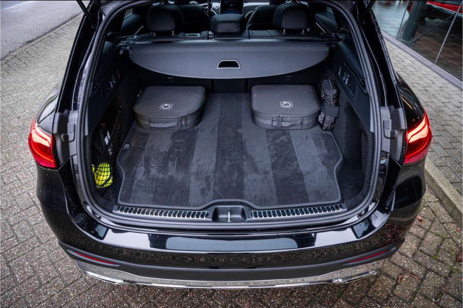 Mercedes-Benz GLC 400e 4MATIC Sport Edition AMG ** Panodak ** Trekhaak ** NL auto!! NP 80K ** Rijbereik tot 130km (WLTP)