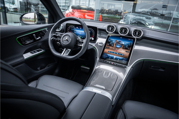 Mercedes-Benz GLC 400e 4MATIC Sport Edition AMG ** Panodak ** Trekhaak ** NL auto!! NP 80K ** Rijbereik tot 130km (WLTP)