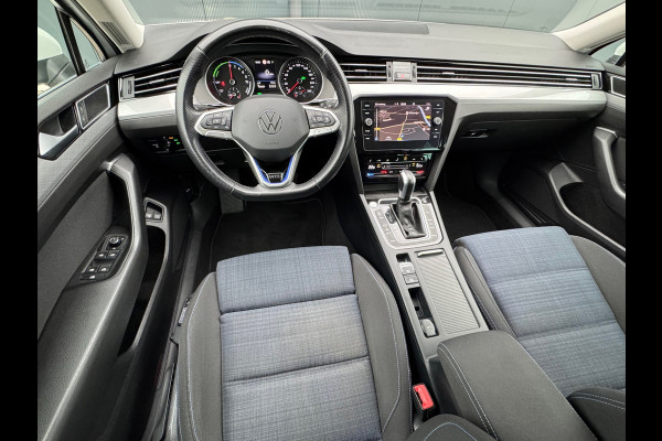 Volkswagen Passat Variant 1.4 TSI PHEV GTE * Trekhaak * Camera * Stuurverwarming * Massage *