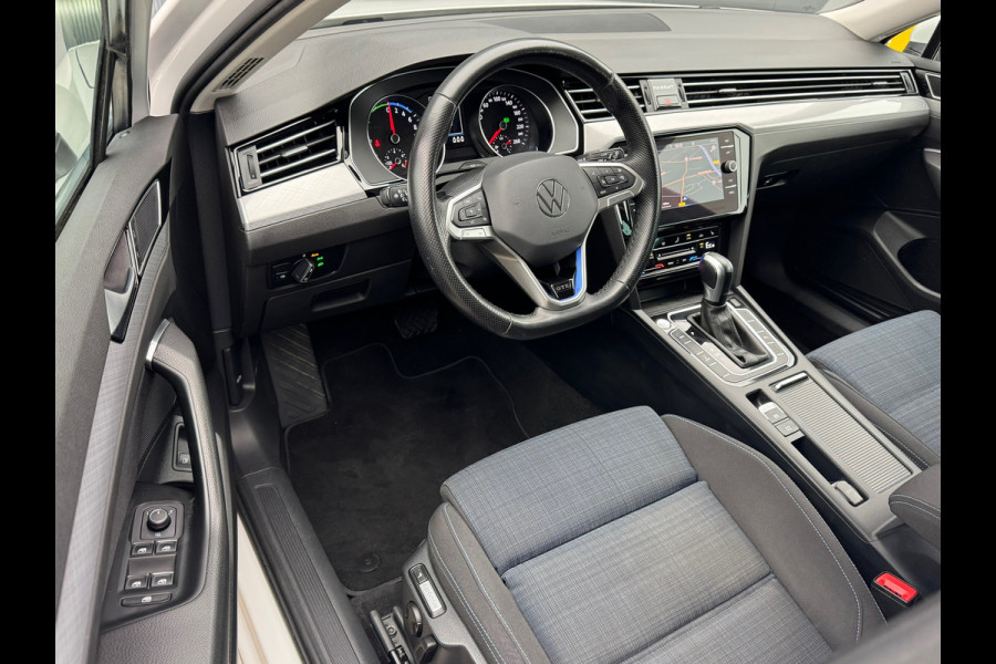 Volkswagen Passat Variant 1.4 TSI PHEV GTE * Trekhaak * Camera * Stuurverwarming * Massage *