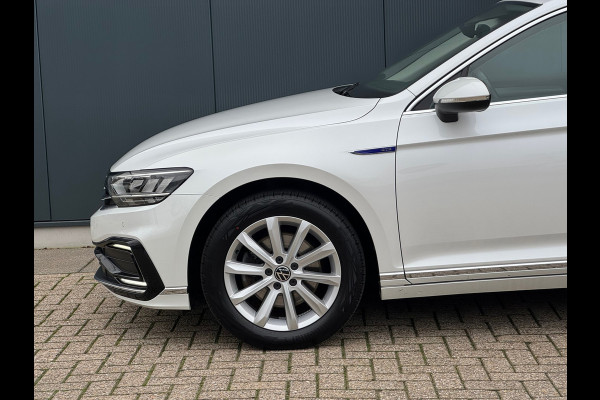 Volkswagen Passat Variant 1.4 TSI PHEV GTE * Trekhaak * Camera * Stuurverwarming * Massage *