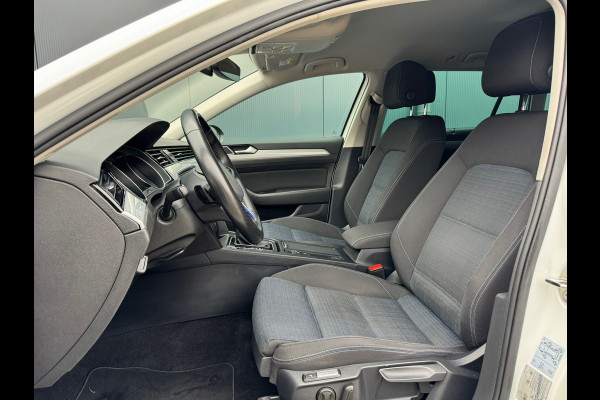 Volkswagen Passat Variant 1.4 TSI PHEV GTE * Trekhaak * Camera * Stuurverwarming * Massage *