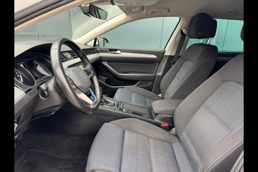 Volkswagen Passat Variant 1.4 TSI PHEV GTE * Trekhaak * Camera * Stuurverwarming * Massage *