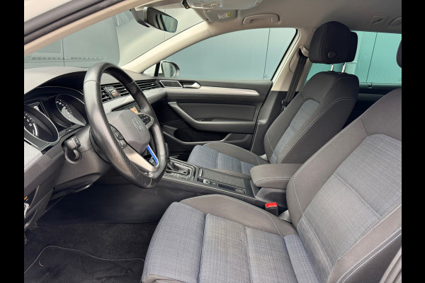 Volkswagen Passat Variant 1.4 TSI PHEV GTE * Trekhaak * Camera * Stuurverwarming * Massage *