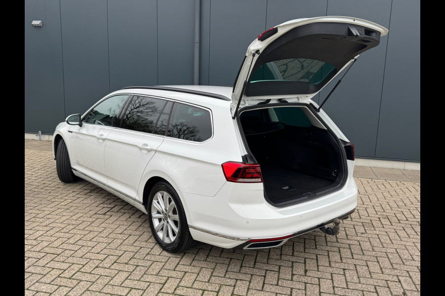 Volkswagen Passat Variant 1.4 TSI PHEV GTE * Trekhaak * Camera * Stuurverwarming * Massage *