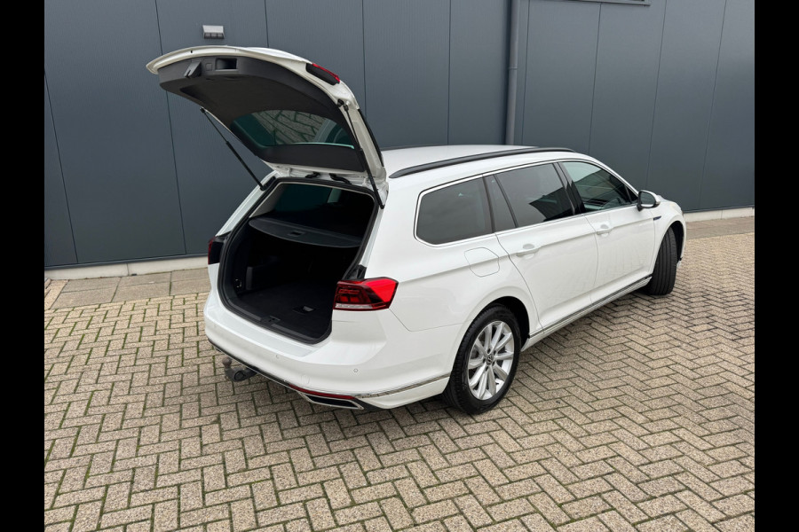 Volkswagen Passat Variant 1.4 TSI PHEV GTE * Trekhaak * Camera * Stuurverwarming * Massage *