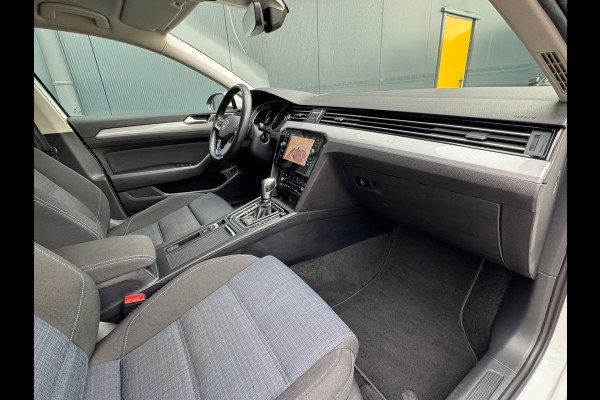 Volkswagen Passat Variant 1.4 TSI PHEV GTE * Trekhaak * Camera * Stuurverwarming * Massage *
