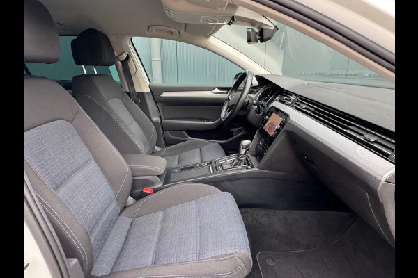 Volkswagen Passat Variant 1.4 TSI PHEV GTE * Trekhaak * Camera * Stuurverwarming * Massage *