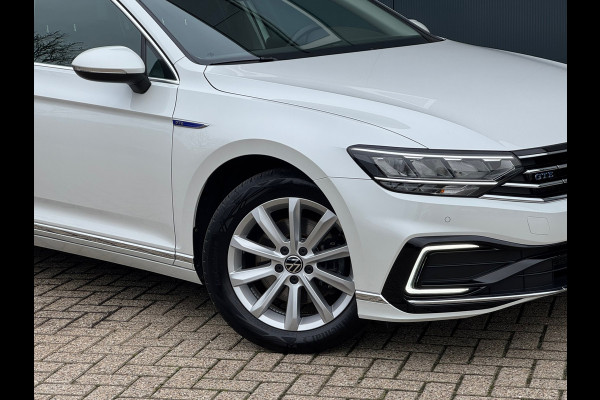 Volkswagen Passat Variant 1.4 TSI PHEV GTE * Trekhaak * Camera * Stuurverwarming * Massage *