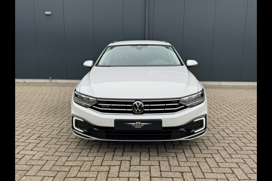 Volkswagen Passat Variant 1.4 TSI PHEV GTE * Trekhaak * Camera * Stuurverwarming * Massage *