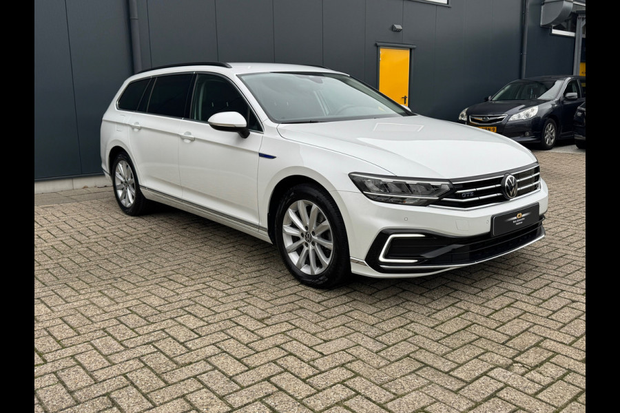 Volkswagen Passat Variant 1.4 TSI PHEV GTE * Trekhaak * Camera * Stuurverwarming * Massage *