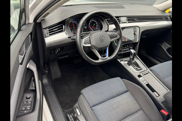 Volkswagen Passat Variant 1.4 TSI PHEV GTE * Trekhaak * Camera * Stuurverwarming * Massage *