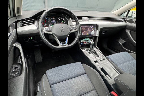 Volkswagen Passat Variant 1.4 TSI PHEV GTE * Trekhaak * Camera * Stuurverwarming * Massage *