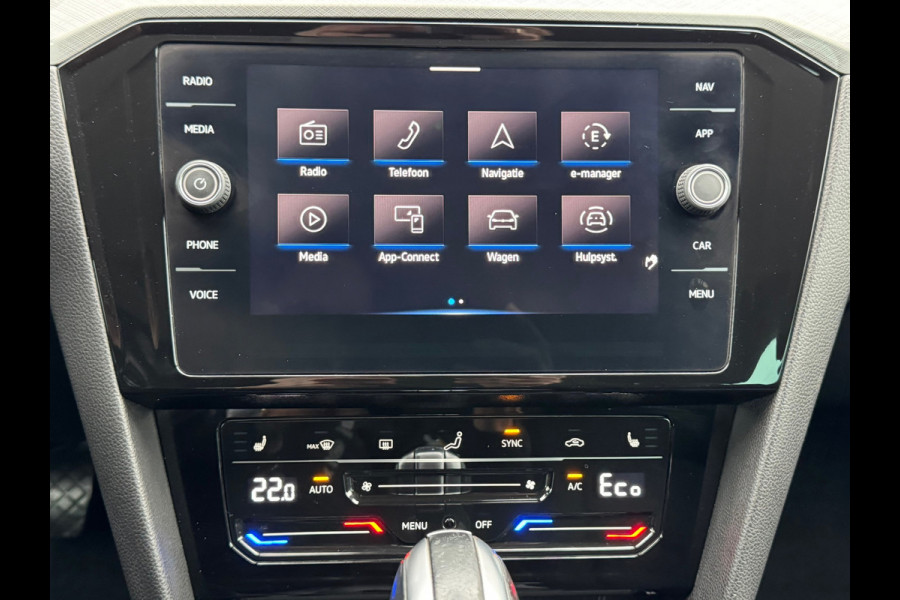 Volkswagen Passat Variant 1.4 TSI PHEV GTE * Trekhaak * Camera * Stuurverwarming * Massage *