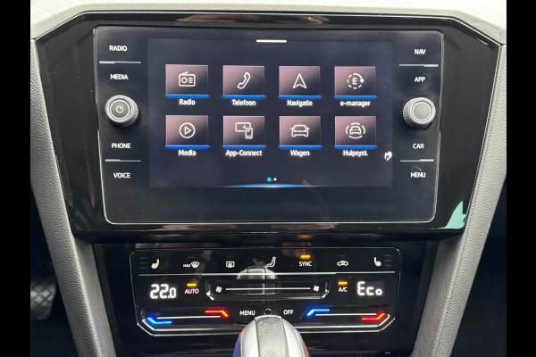 Volkswagen Passat Variant 1.4 TSI PHEV GTE * Trekhaak * Camera * Stuurverwarming * Massage *