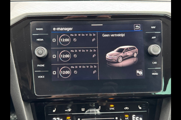Volkswagen Passat Variant 1.4 TSI PHEV GTE * Trekhaak * Camera * Stuurverwarming * Massage *