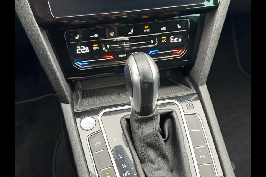 Volkswagen Passat Variant 1.4 TSI PHEV GTE * Trekhaak * Camera * Stuurverwarming * Massage *