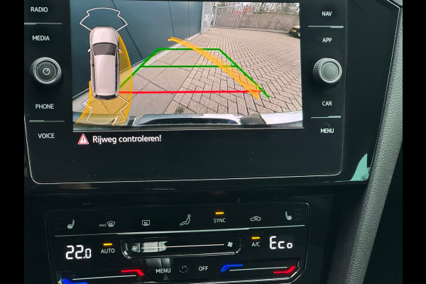 Volkswagen Passat Variant 1.4 TSI PHEV GTE * Trekhaak * Camera * Stuurverwarming * Massage *