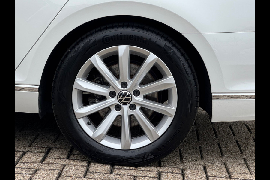 Volkswagen Passat Variant 1.4 TSI PHEV GTE * Trekhaak * Camera * Stuurverwarming * Massage *