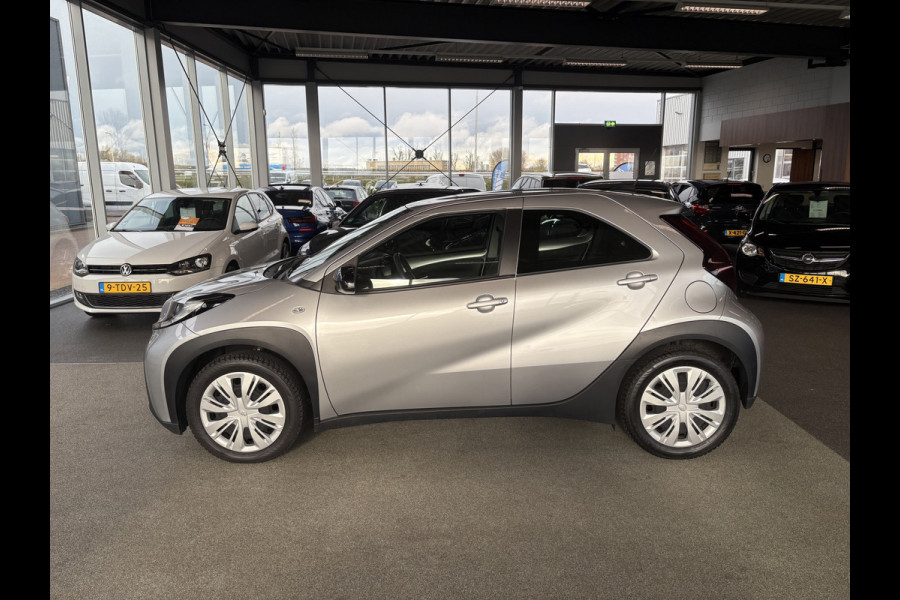 Toyota Aygo X 1.0 VVT-i MT Play 5-drs. CAMERA/CARPLAY/DAB/ADAPT.CRUISE