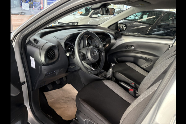 Toyota Aygo X 1.0 VVT-i MT Play 5-drs. CAMERA/CARPLAY/DAB/ADAPT.CRUISE